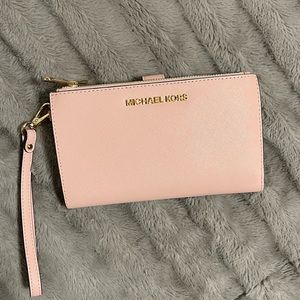 Michael Kors Pink Jet Set Double Zipper Travel Wristlet